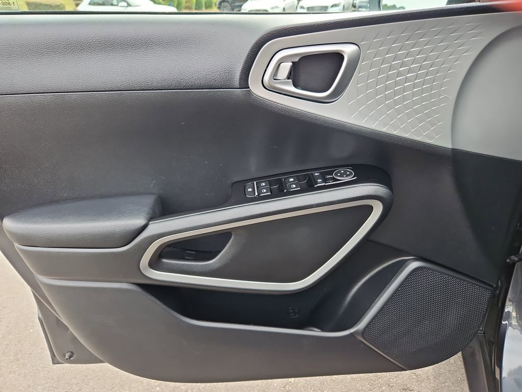 Used 2024 Kia Soul LX w/ Option Group 015 image 22