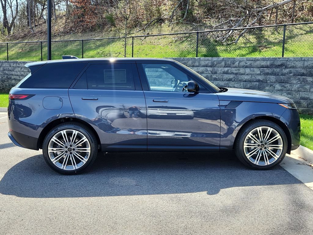Used 2026 Land Rover Range Rover Sport SE AWD/4WD image 11
