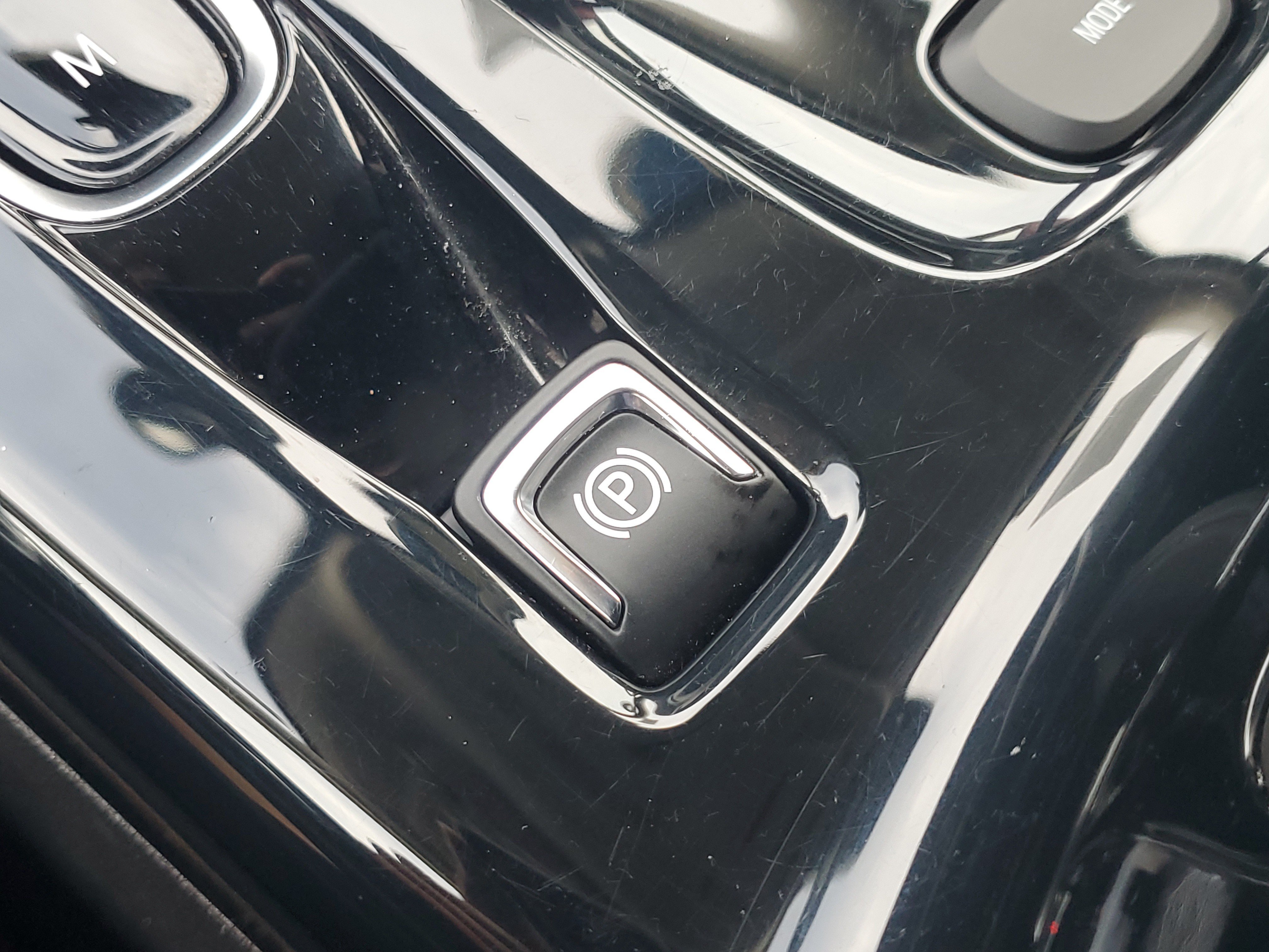 Used 2021 Buick Envision Essence w/ Technology Package I FWD image 31
