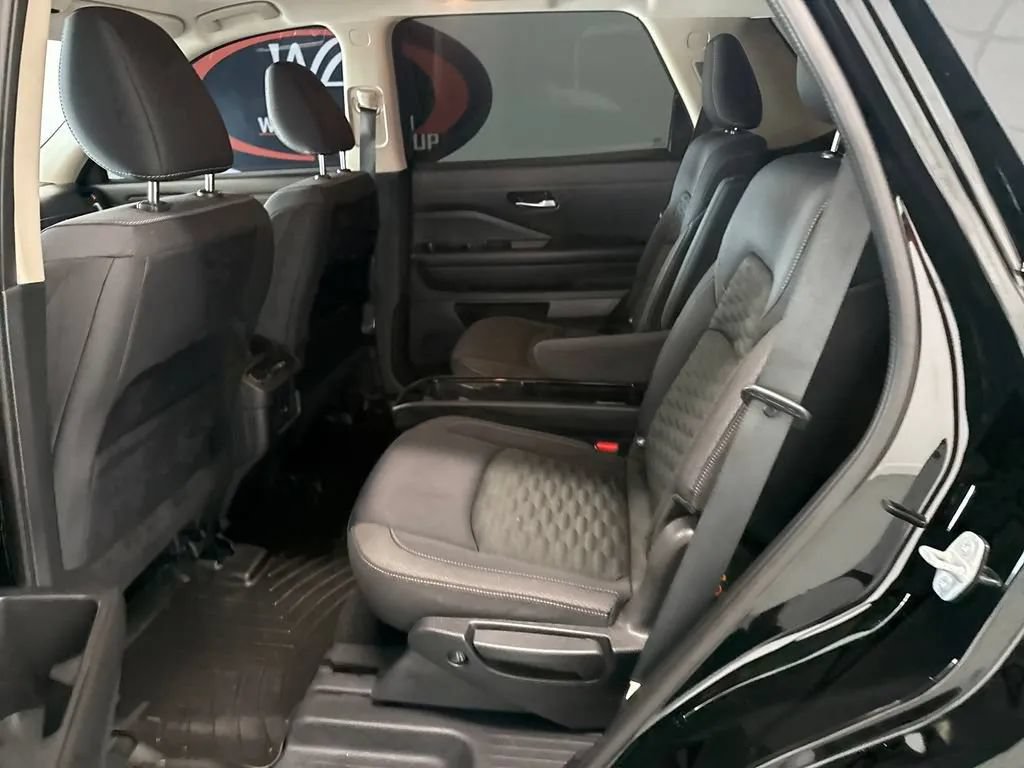 Used 2022 Nissan Pathfinder SV w/ SV Premium Package AWD/4WD image 14