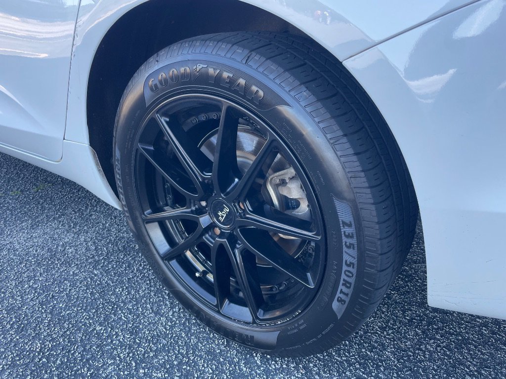 Used 2015 Chevrolet Impala LT FWD image 9