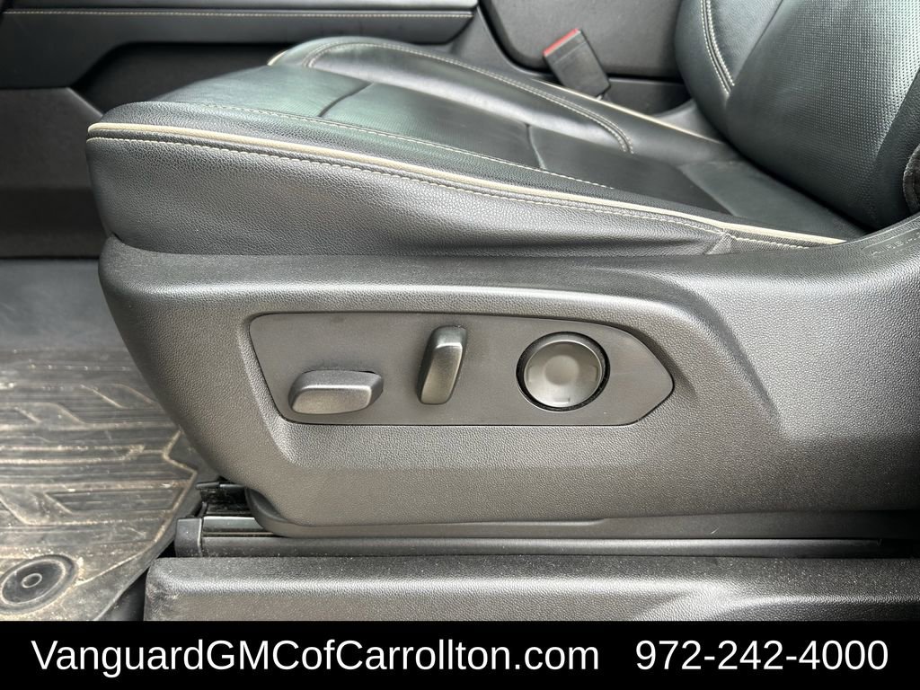 Used 2021 GMC Yukon SLT w/ SLT Premium Package image 32