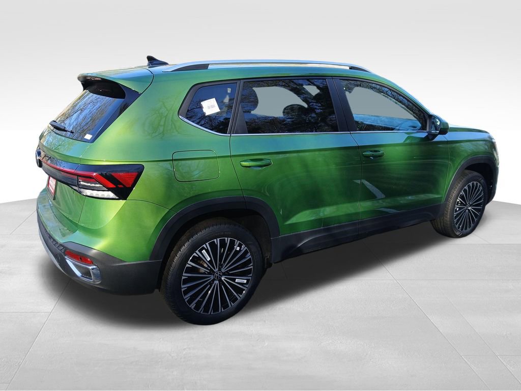 New 2026 Volkswagen Taos SE image 5