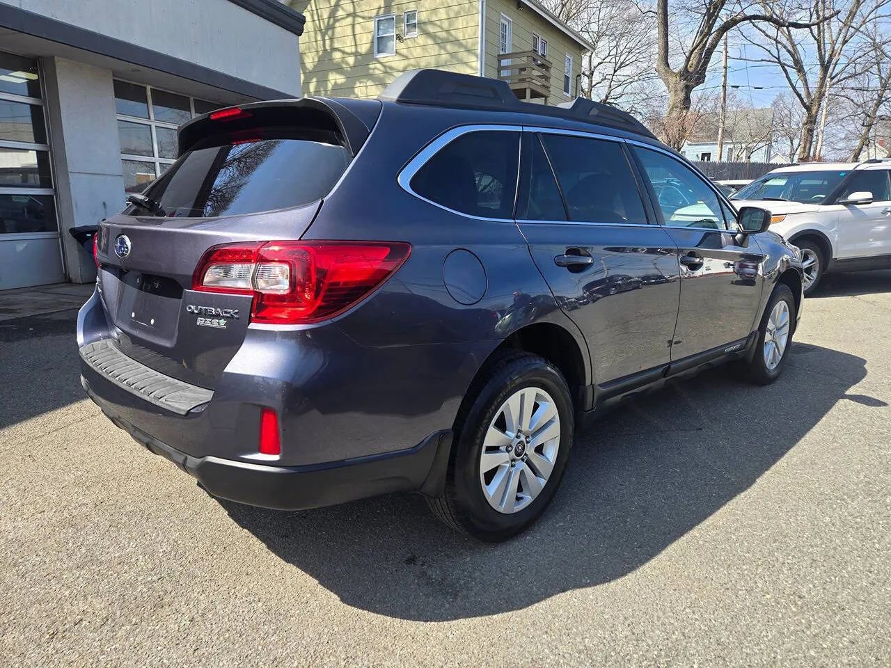 Used 2015 Subaru Outback 2.5i Premium AWD/4WD image 4
