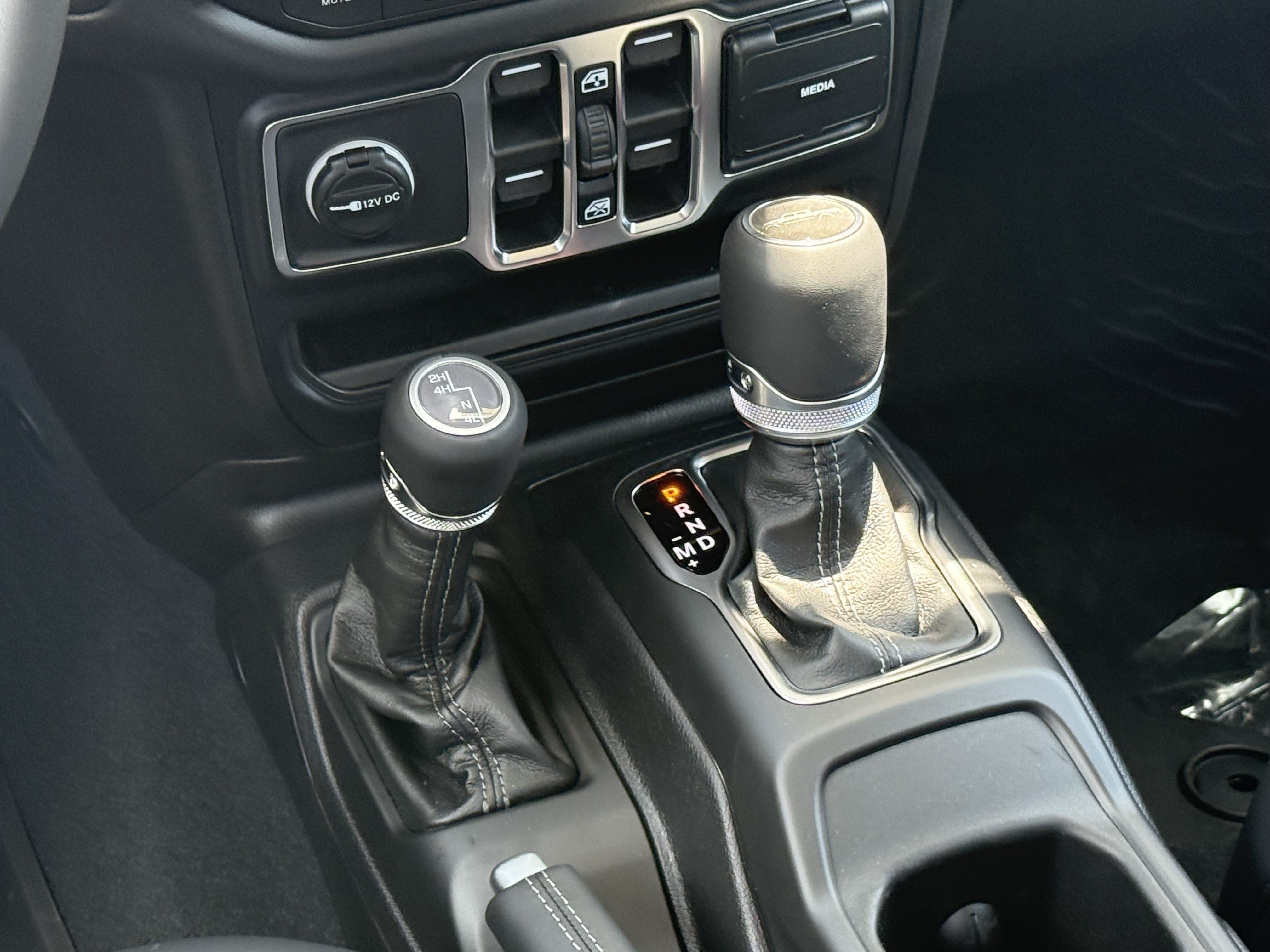 New 2026 Jeep Gladiator Sport AWD/4WD image 15