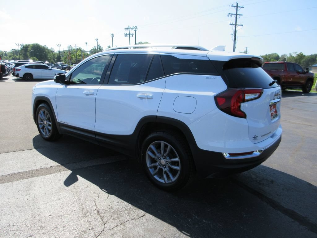 Used 2022 GMC Terrain SLT FWD image 10