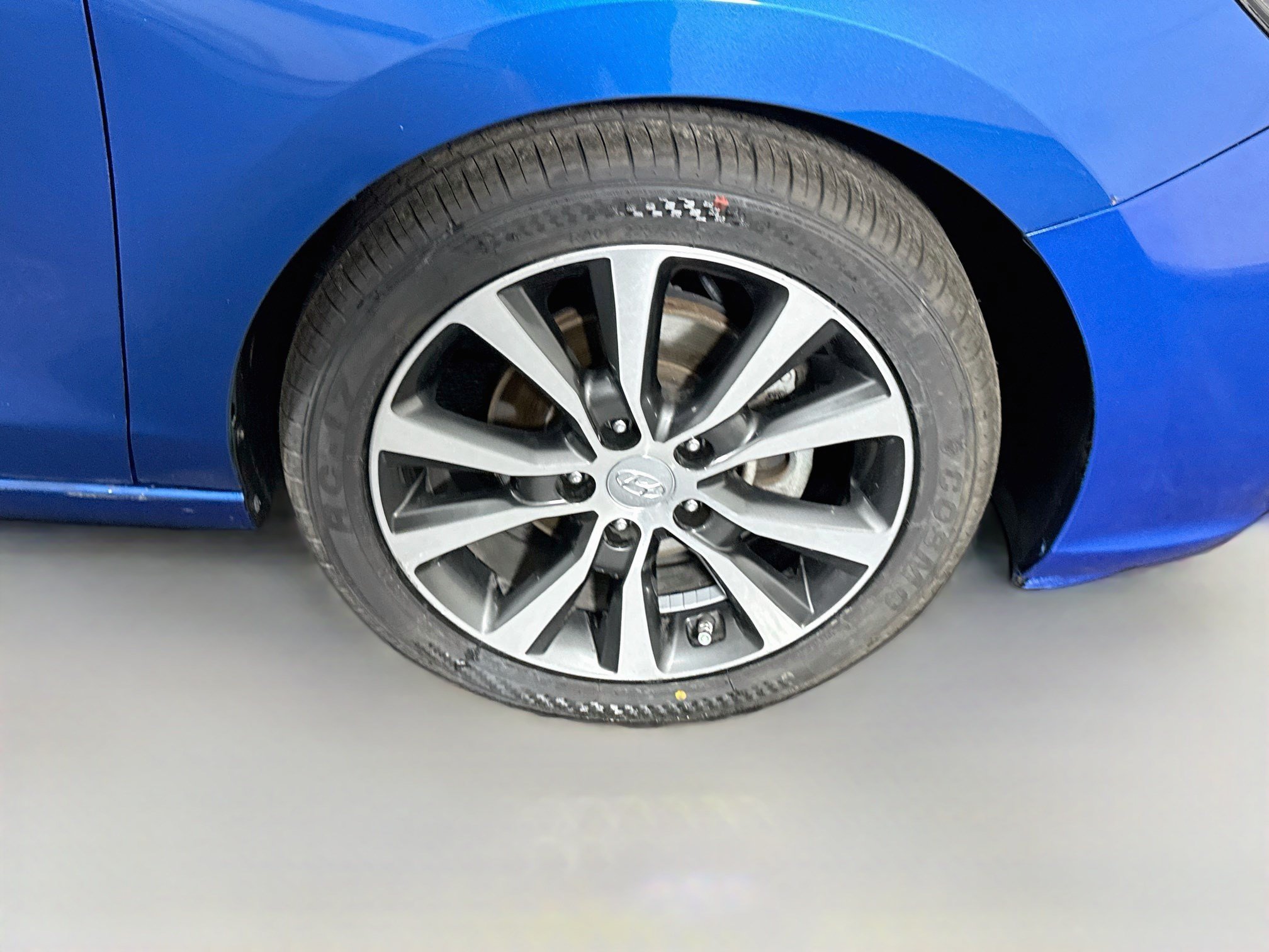 Used 2018 Hyundai Elantra GT FWD image 31