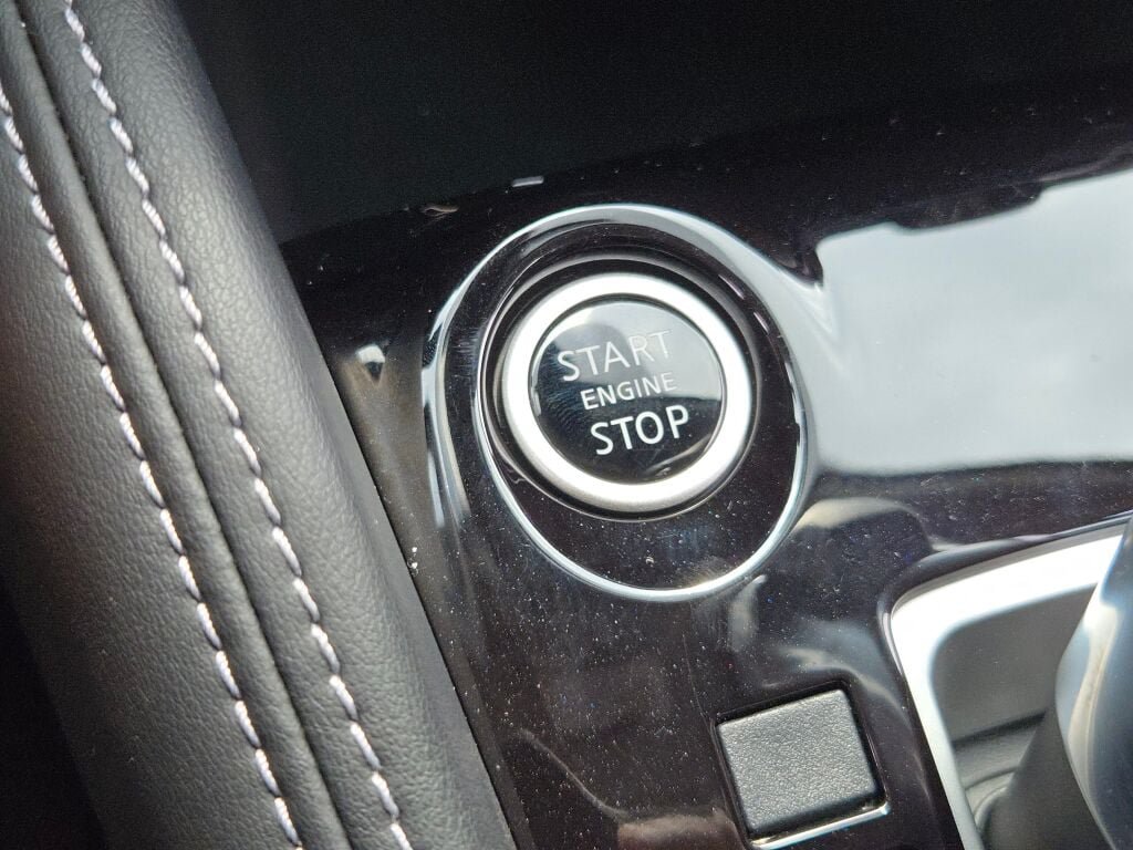 Used 2020 Nissan Kicks SV FWD image 26
