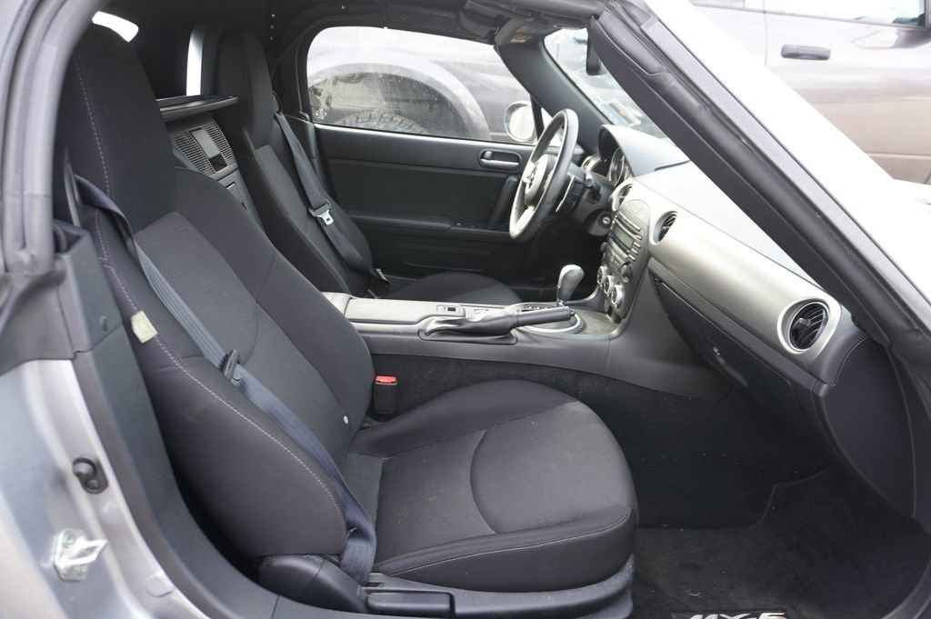 Used 2009 MAZDA MX-5 Miata Touring image 8