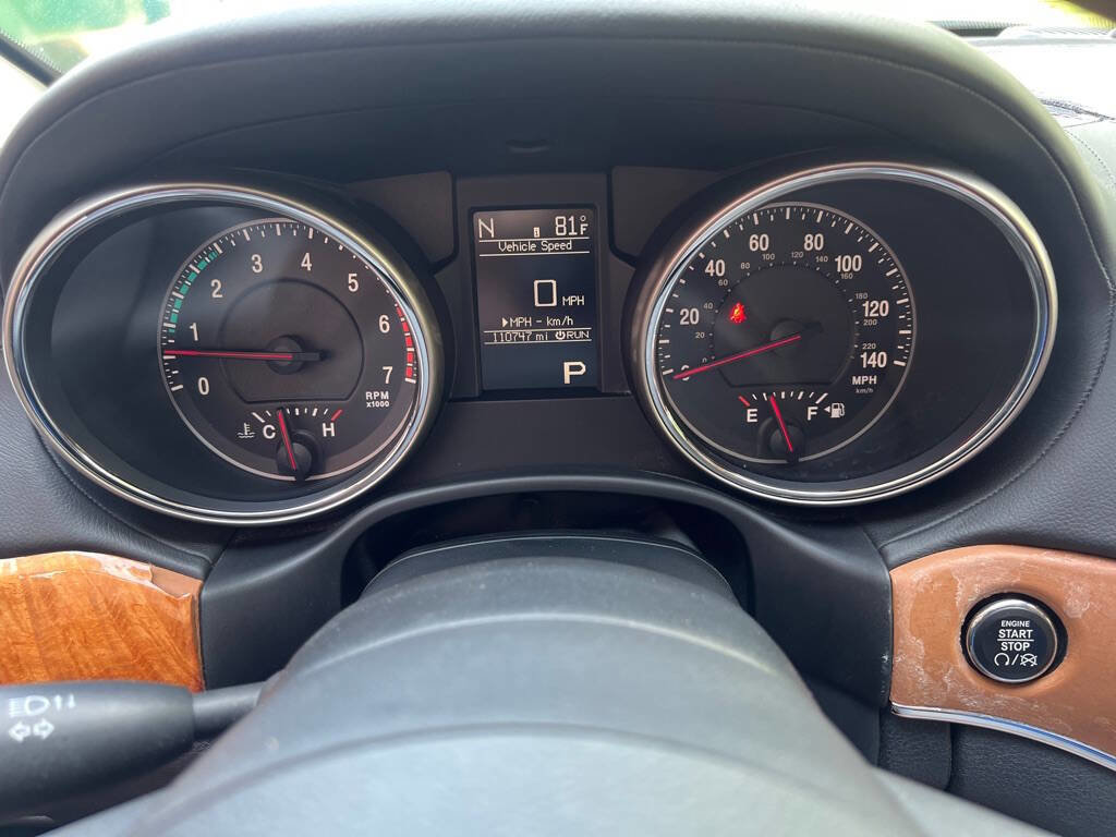 Used 2012 Jeep Grand Cherokee Overland w/ Trailer Tow Group IV image 18