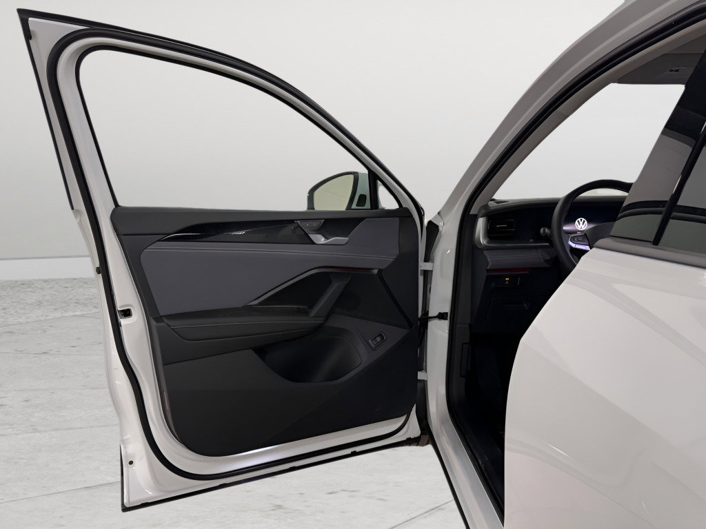 New 2026 Volkswagen Tiguan SE AWD/4WD image 19