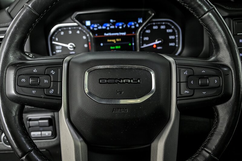 Used 2021 GMC Yukon XL Denali w/ Denali Premium Package AWD/4WD image 25