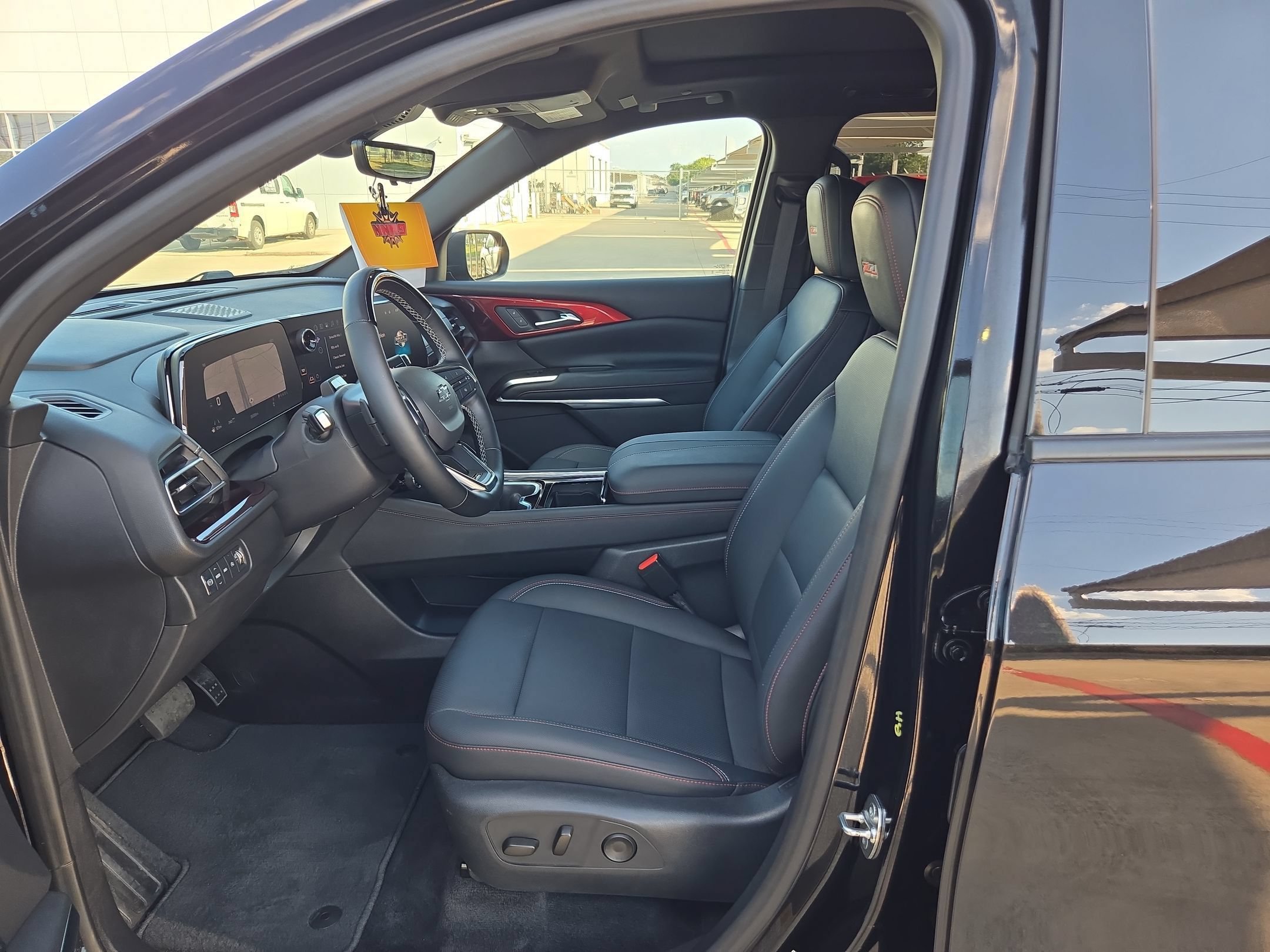Used 2024 Chevrolet Traverse Z71 w/ Enhanced Driving Package AWD/4WD image 11
