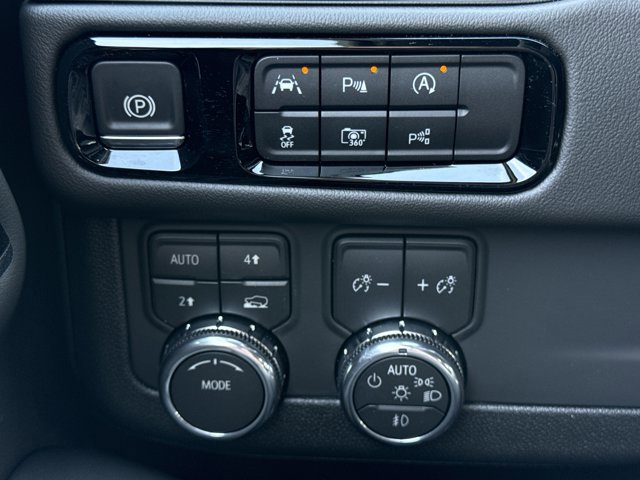 New 2026 GMC Yukon XL Elevation w/ LPO, Floor Liner Package image 24