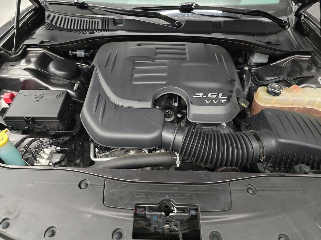 Used 2022 Dodge Charger SXT RWD image 11