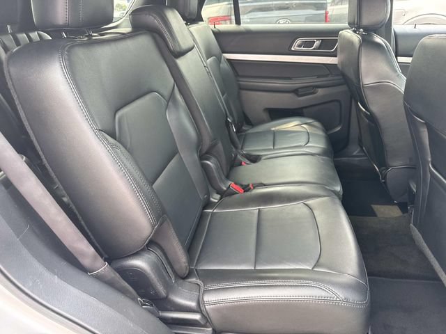 Used 2016 Ford Explorer XLT w/ Equipment Group 202A FWD image 12