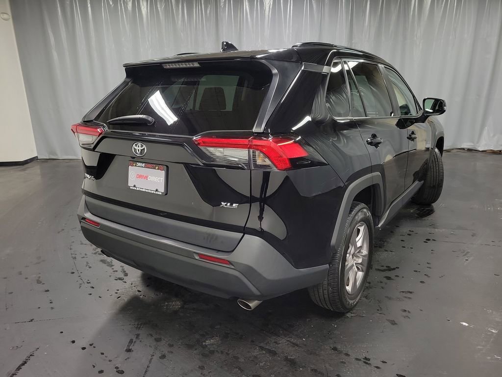 Used 2022 Toyota RAV4 XLE image 8