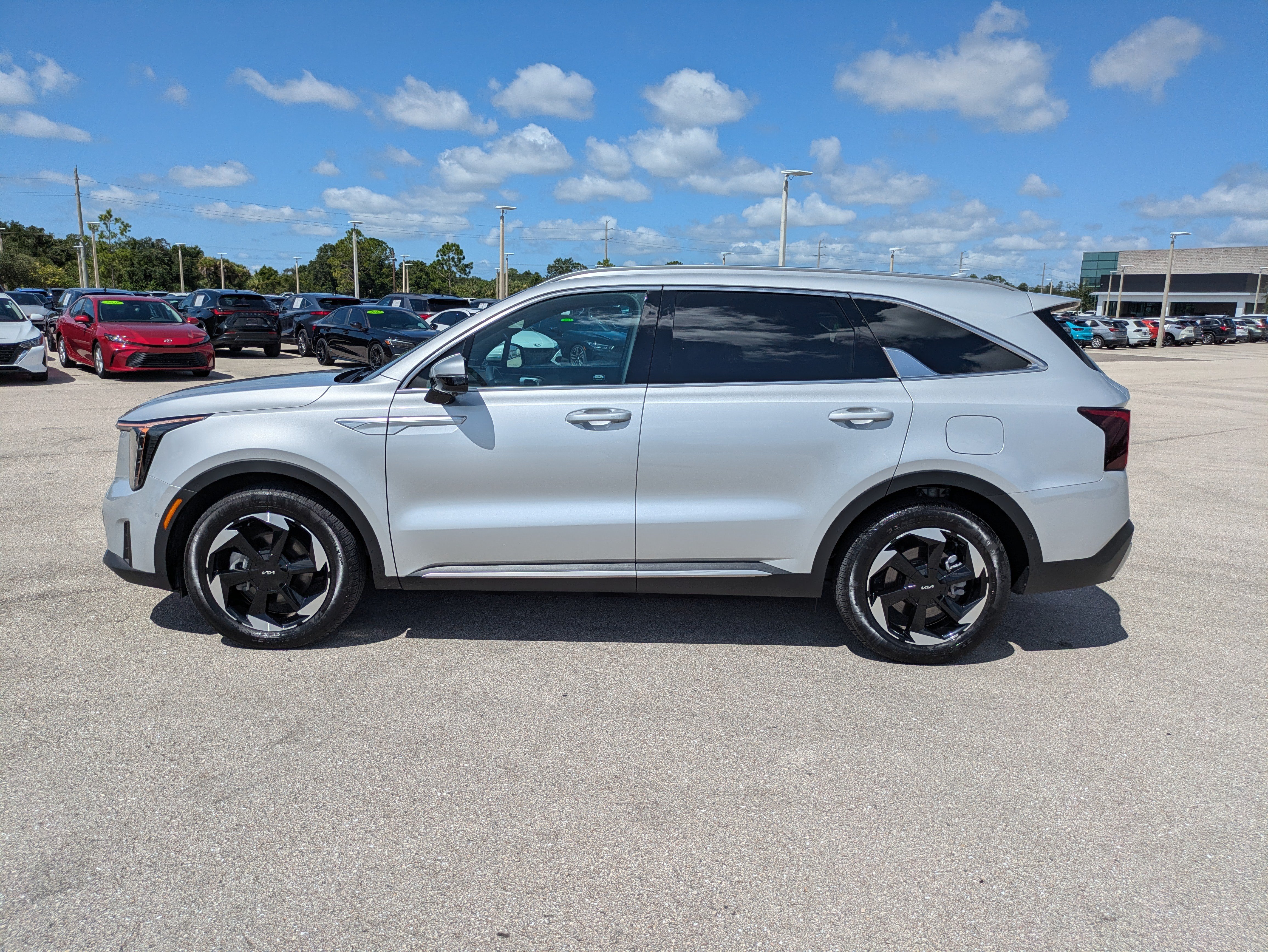 Certified 2025 Kia Sorento SX Prestige AWD/4WD image 7