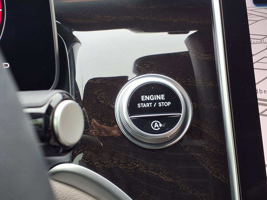 Used 2024 Mercedes-Benz GLC 300 4MATIC image 13