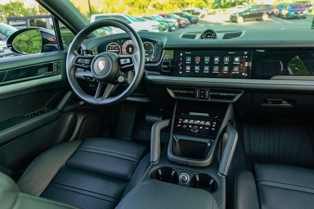 Used 2024 Porsche Cayenne Coupe AWD/4WD image 41