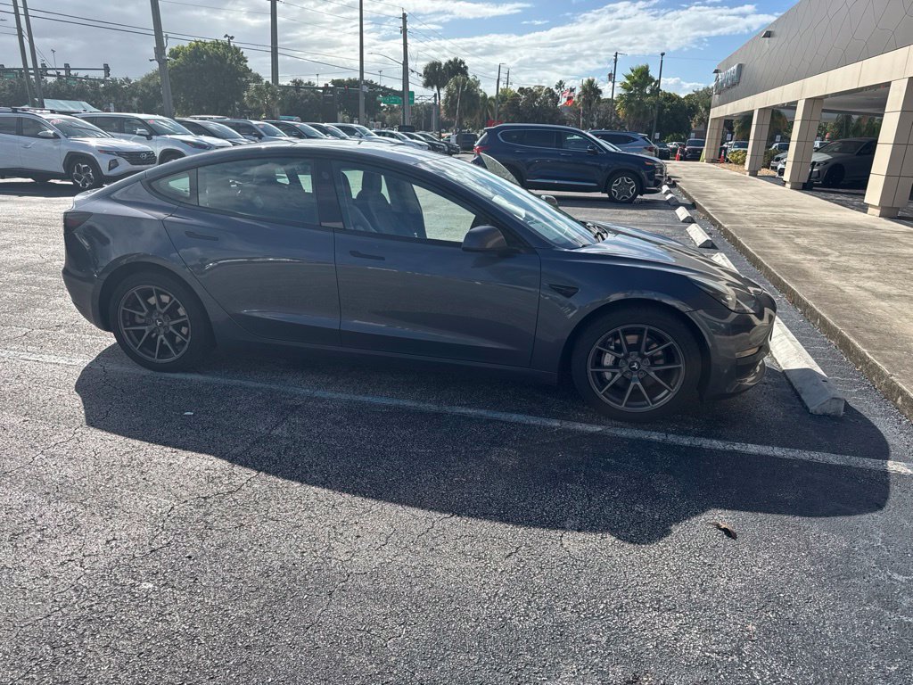 Used 2022 Tesla Model 3 RWD image 3
