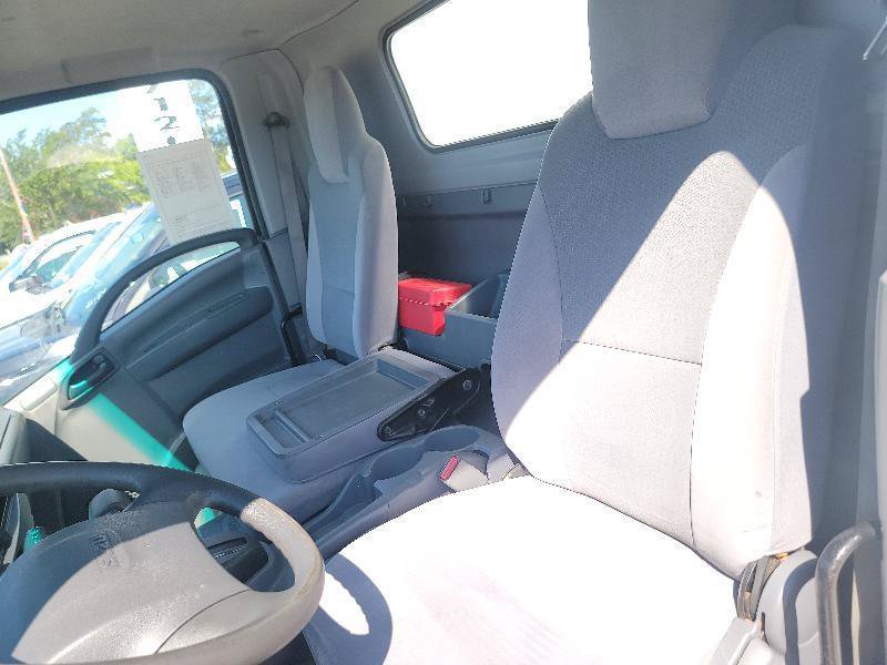 Used 2019 Isuzu NPR RWD image 11