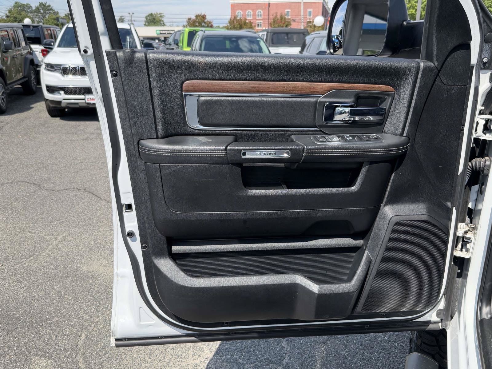 Used 2017 RAM 2500 Laramie w/ Sport Appearance Group AWD/4WD image 22