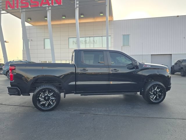 Used 2022 Chevrolet Silverado 1500 RST w/ Convenience Package II AWD/4WD image 2
