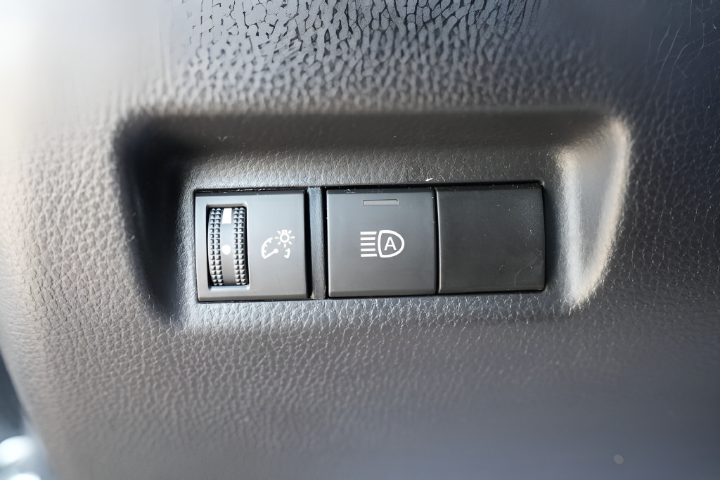 Used 2024 Toyota RAV4 LE AWD/4WD image 24