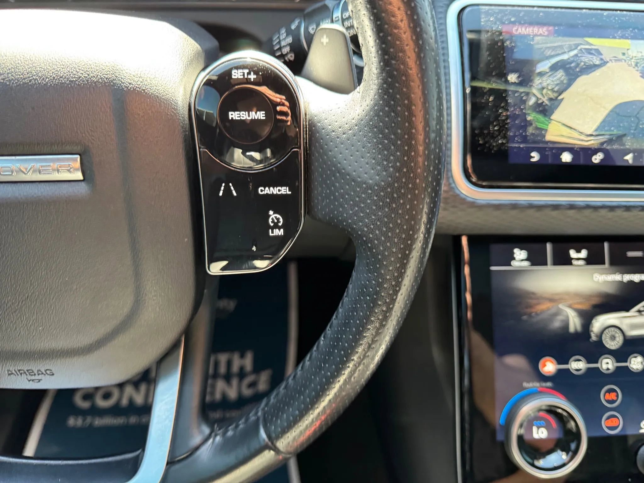 Used 2018 Land Rover Range Rover Velar S image 29