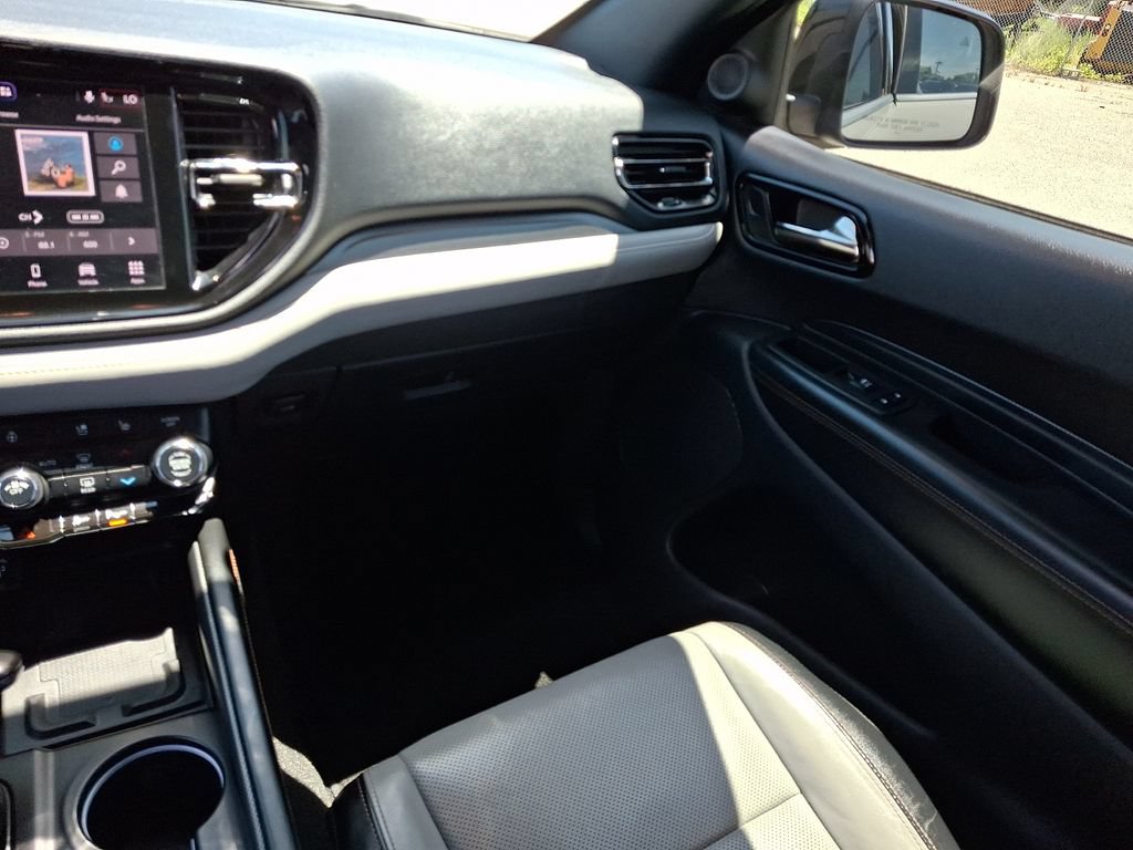 Used 2022 Dodge Durango R/T w/ Blacktop Package AWD/4WD image 17