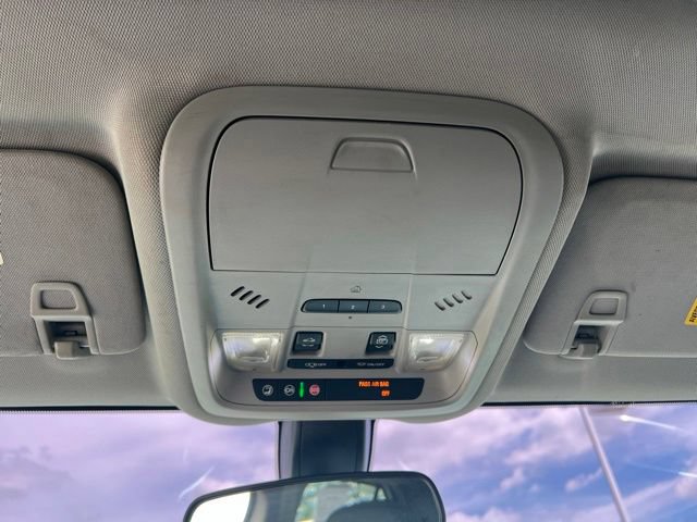 Used 2018 Chevrolet Equinox LT w/ Sun & Infotainment Package FWD image 24