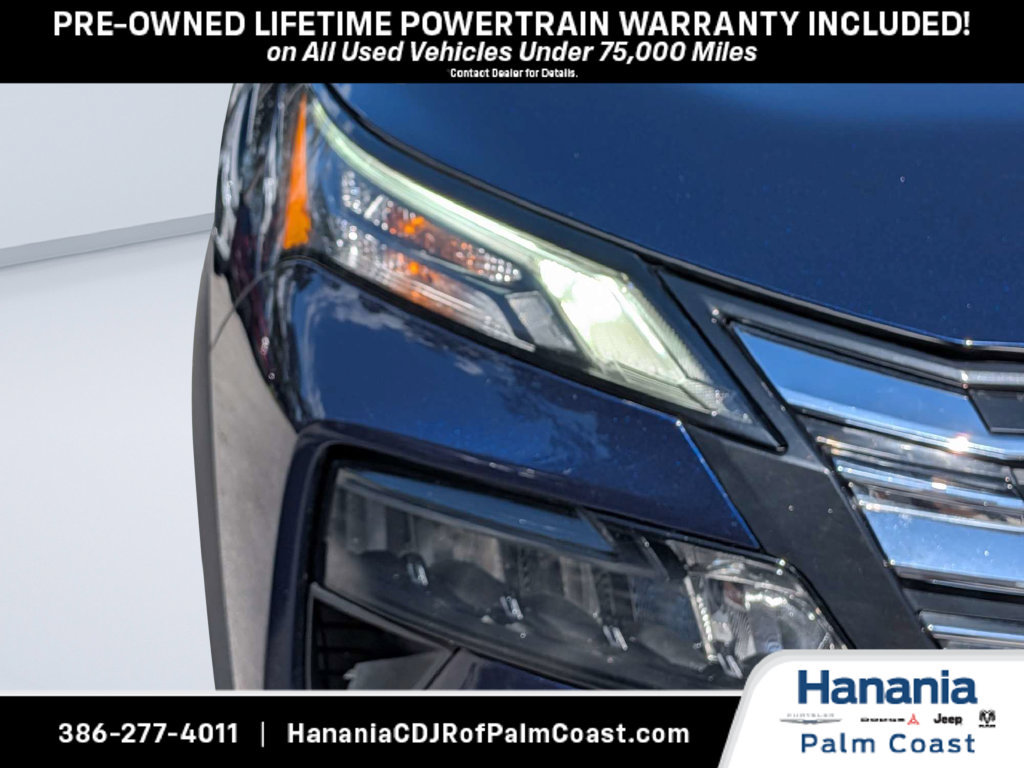 Used 2025 Nissan Rogue SV FWD image 9