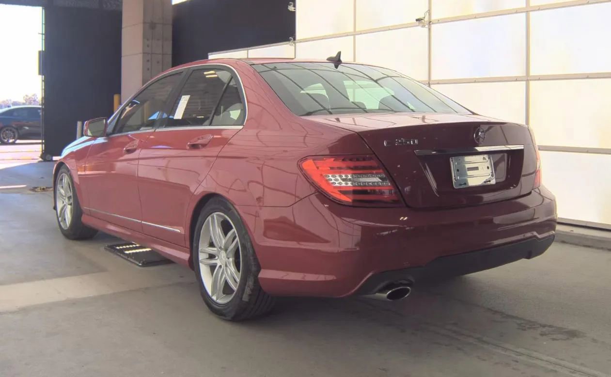 Used 2013 Mercedes-Benz C 250 Sedan image 6