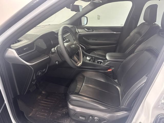 Used 2024 Jeep Grand Cherokee L Limited w/ Luxury Tech Group II RWD image 12