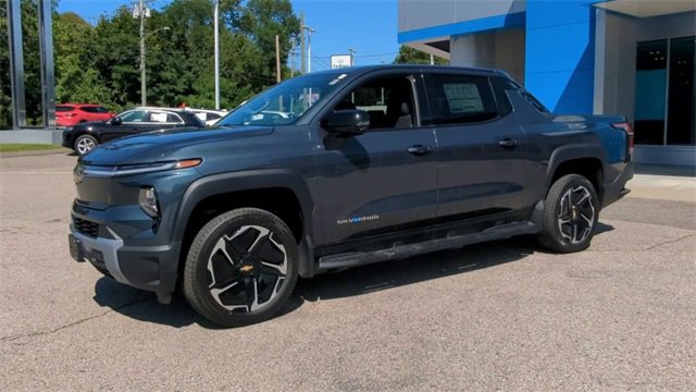 New 2026 Chevrolet Silverado EV LT w/ Premium Package image 4