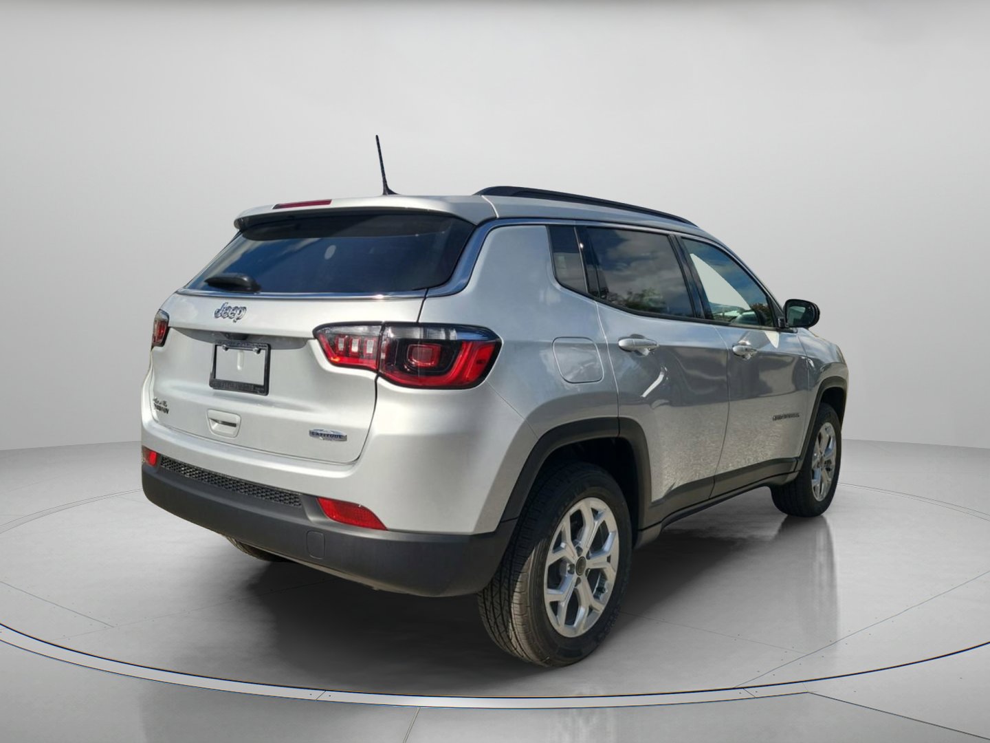 New 2026 Jeep Compass Latitude image 3