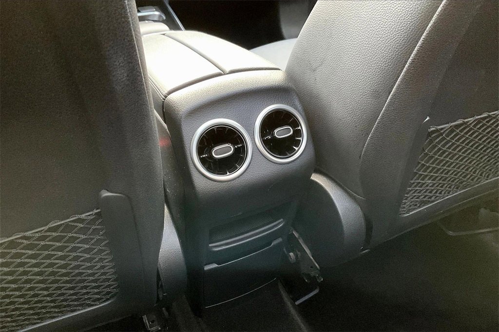 Used 2021 Mercedes-Benz GLB 250 GLB 250 image 10