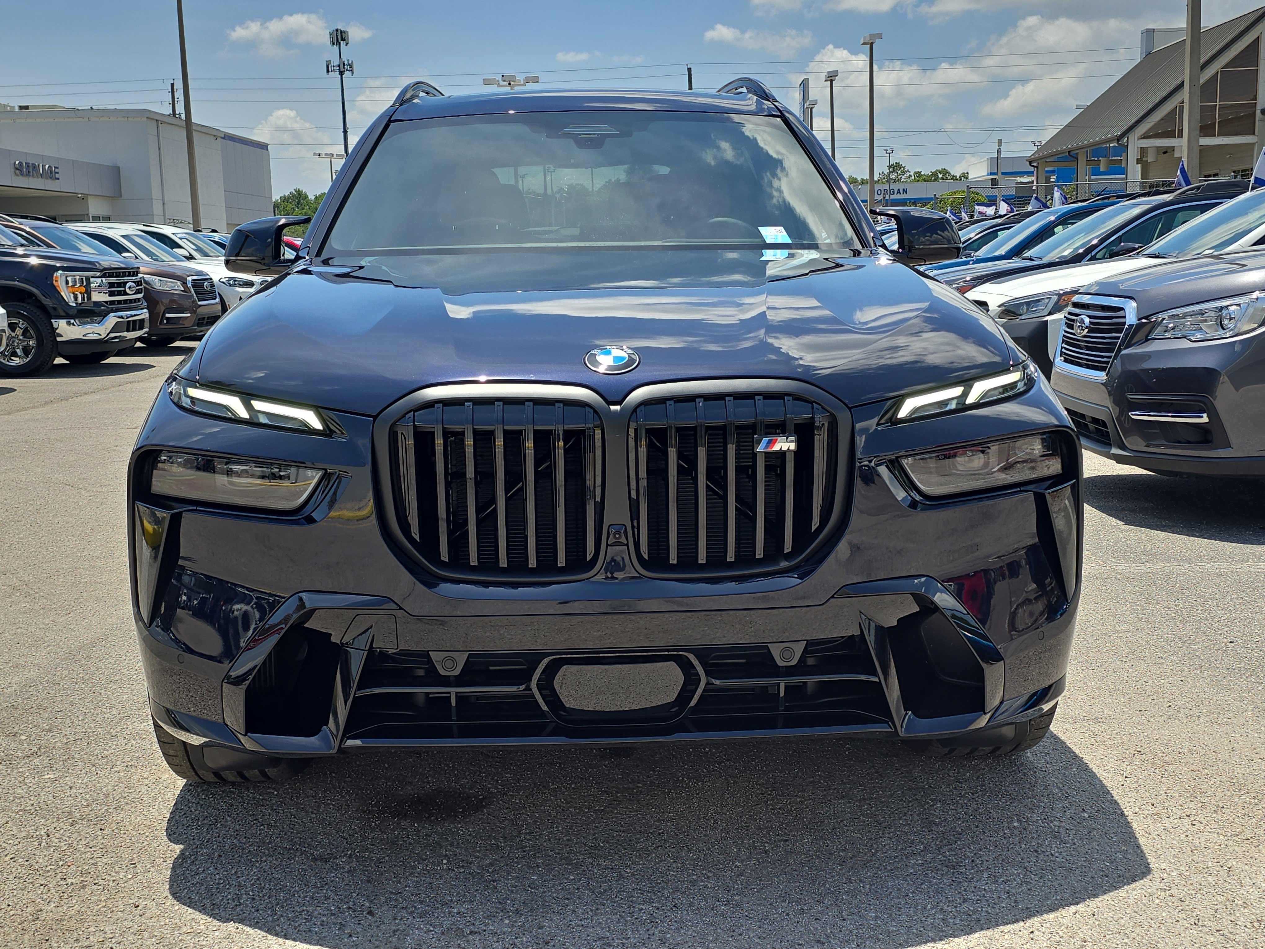 New 2026 BMW X7 M60i image 3