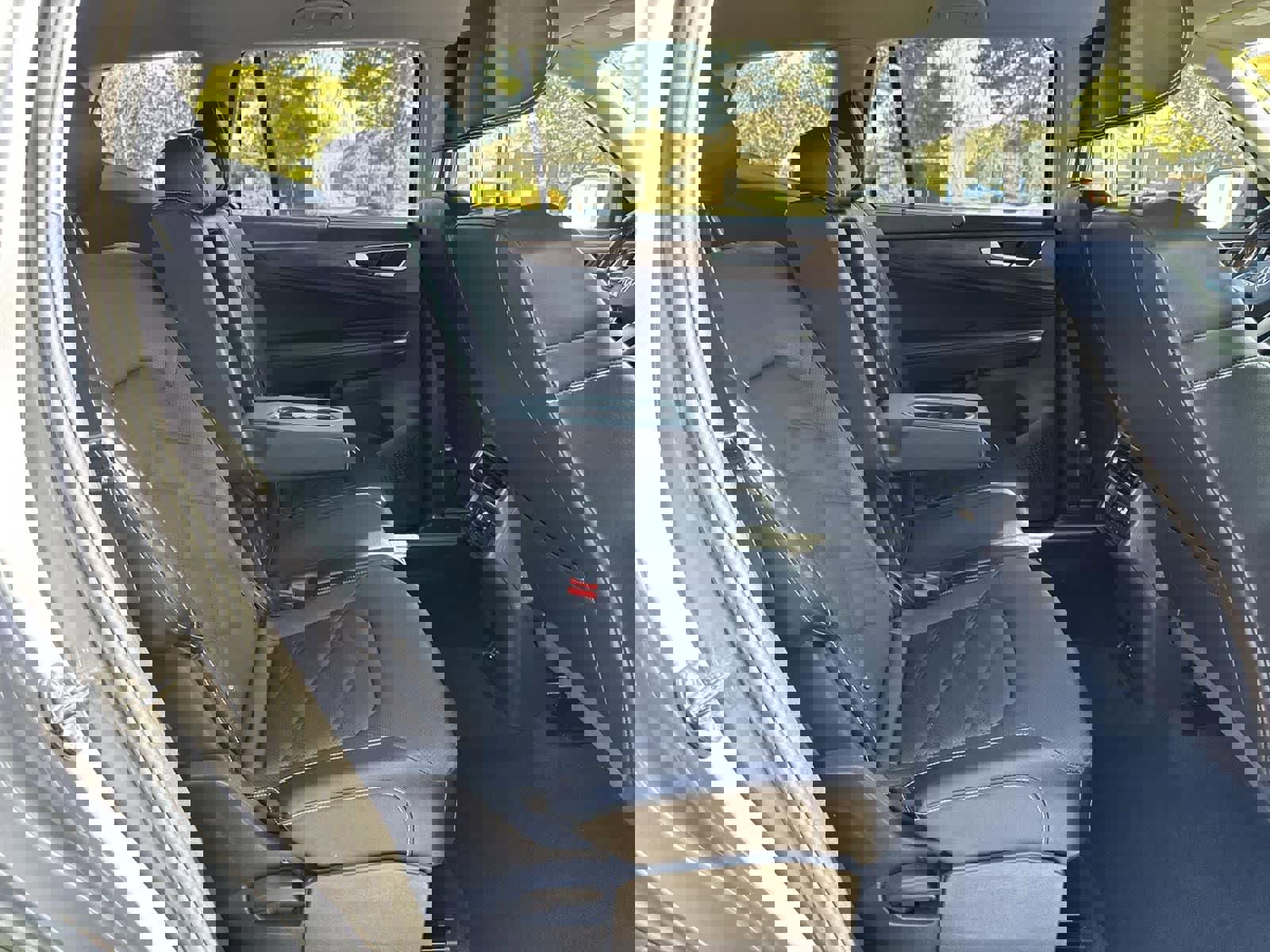 Used 2025 Volkswagen Atlas SE image 37