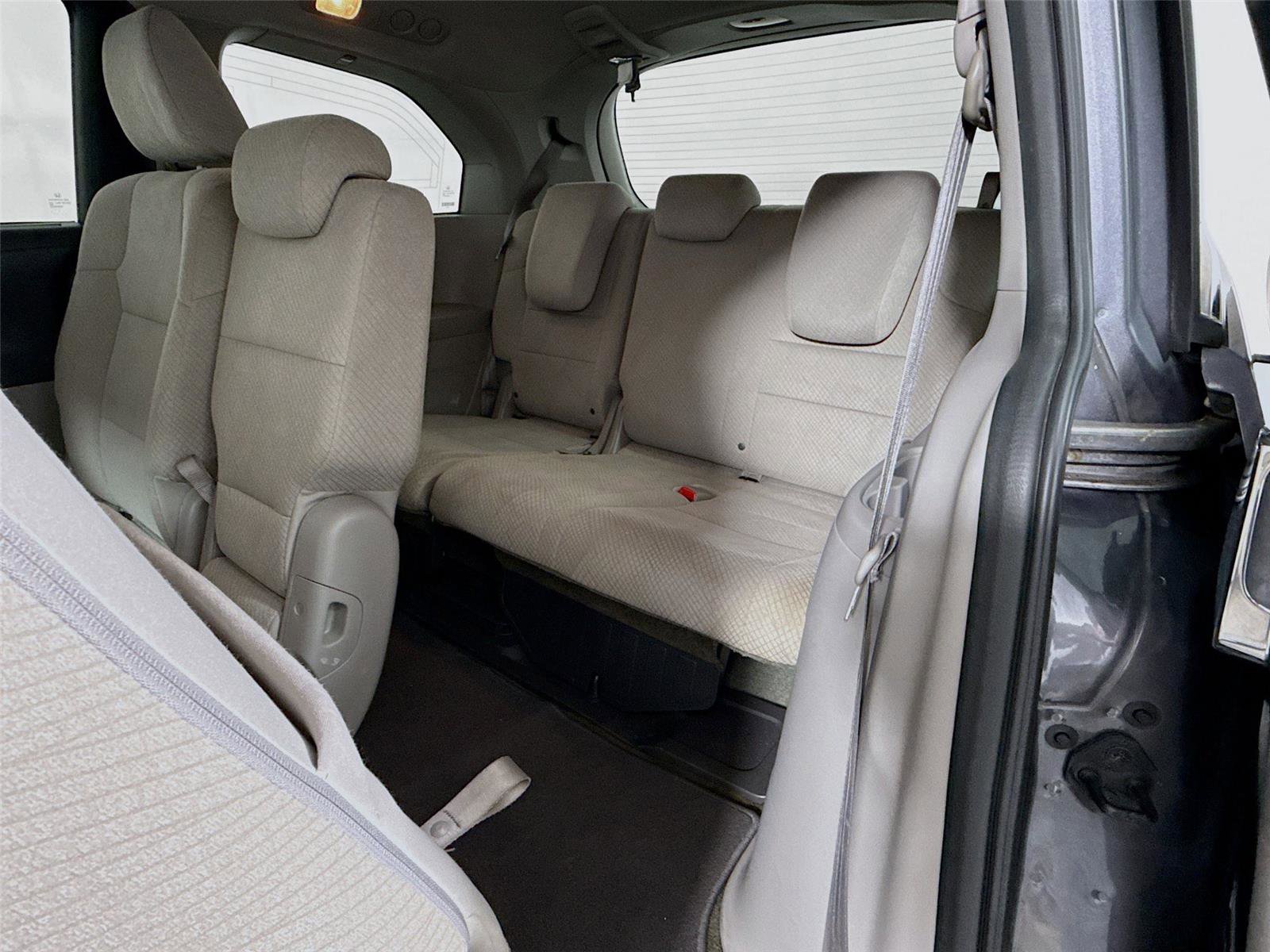 Used 2016 Honda Odyssey SE image 5