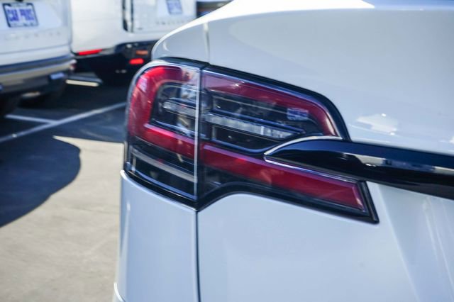 Used 2022 Tesla Model X image 9