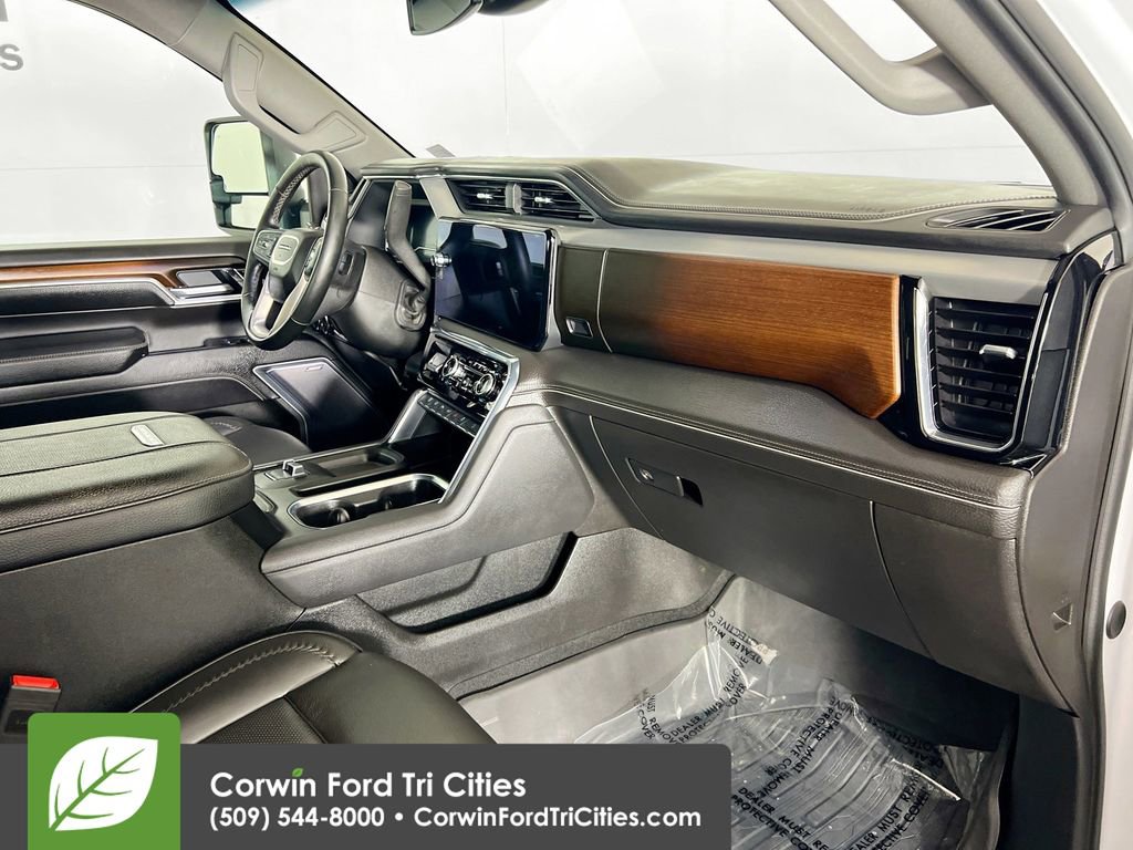 Used 2025 GMC Sierra 3500 Denali image 28