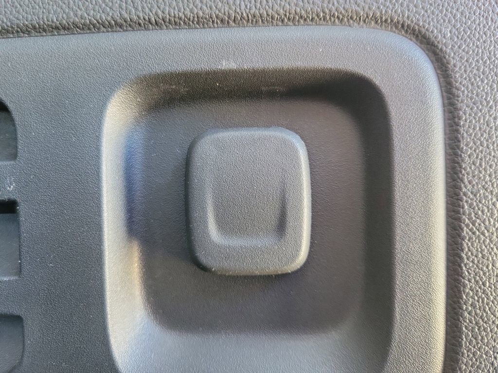 Used 2023 Chevrolet Traverse RS AWD/4WD image 9