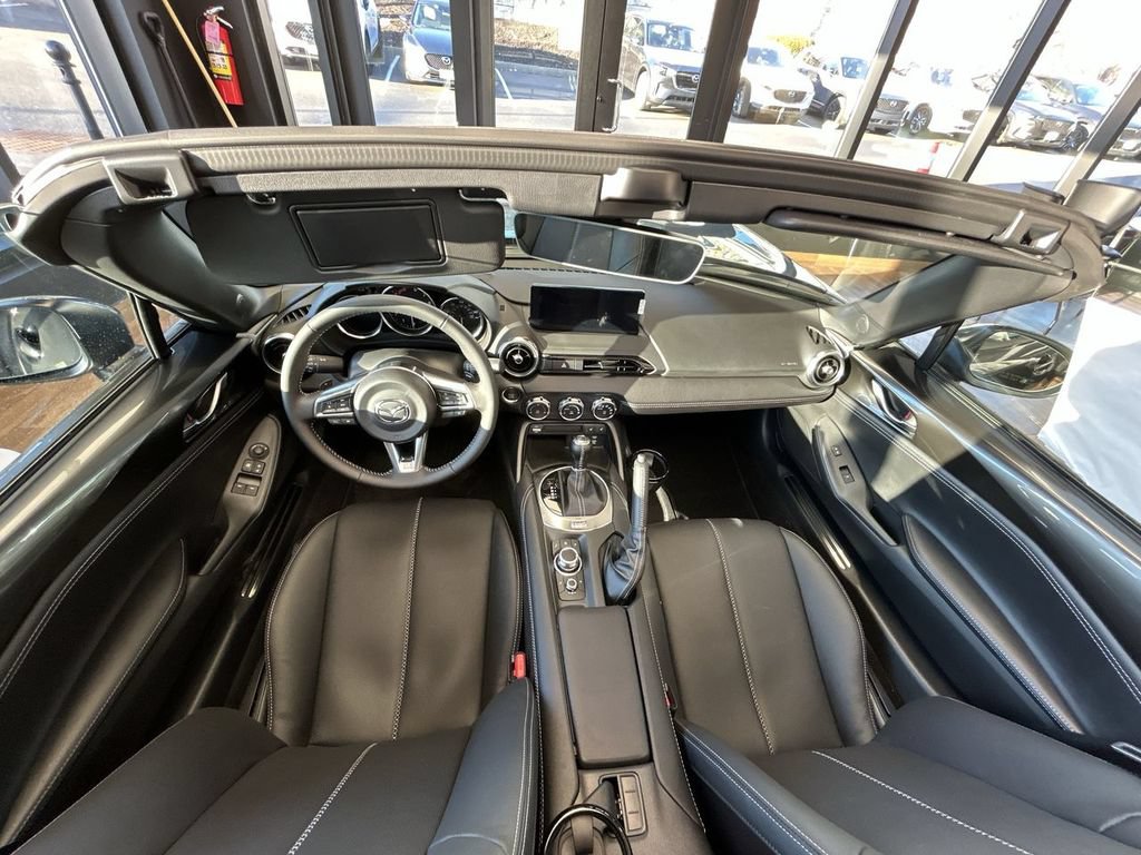 New 2025 MAZDA MX-5 Miata RF Grand Touring RWD image 12