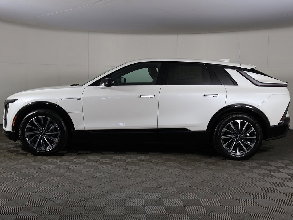 Used 2025 Cadillac Lyriq Sport w/ LPO, Floor Liner Package image 17