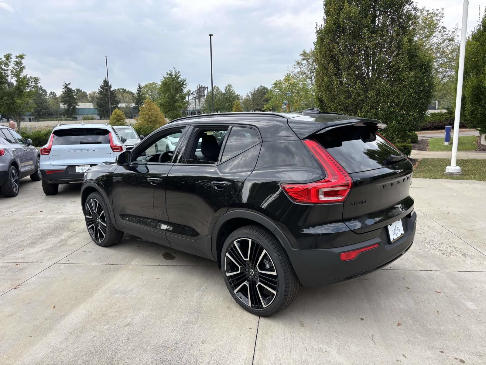 New 2026 Volvo XC40 B5 Ultra w/ Protection Package Premier AWD/4WD image 5