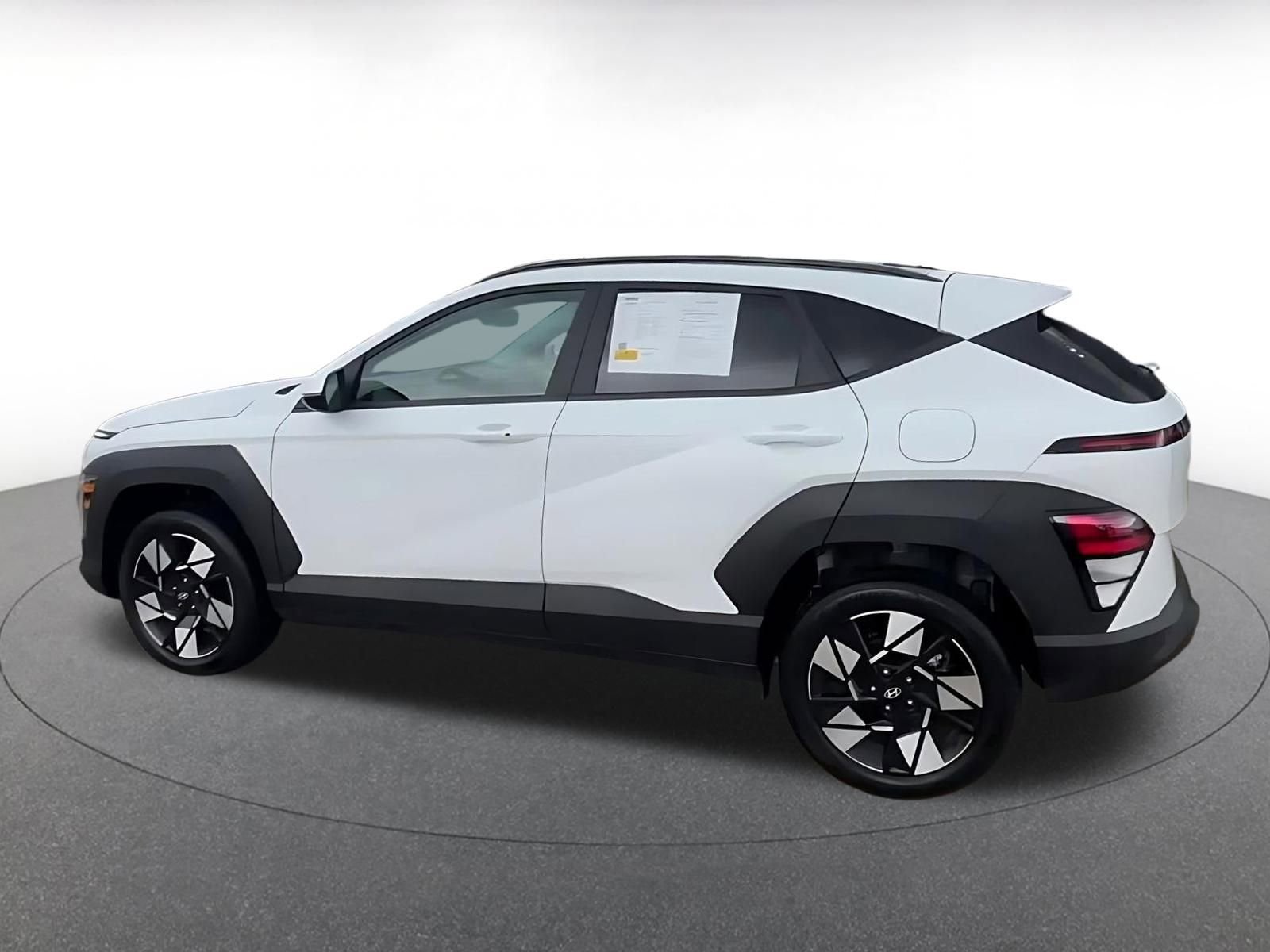Used 2025 Hyundai Kona SEL image 8