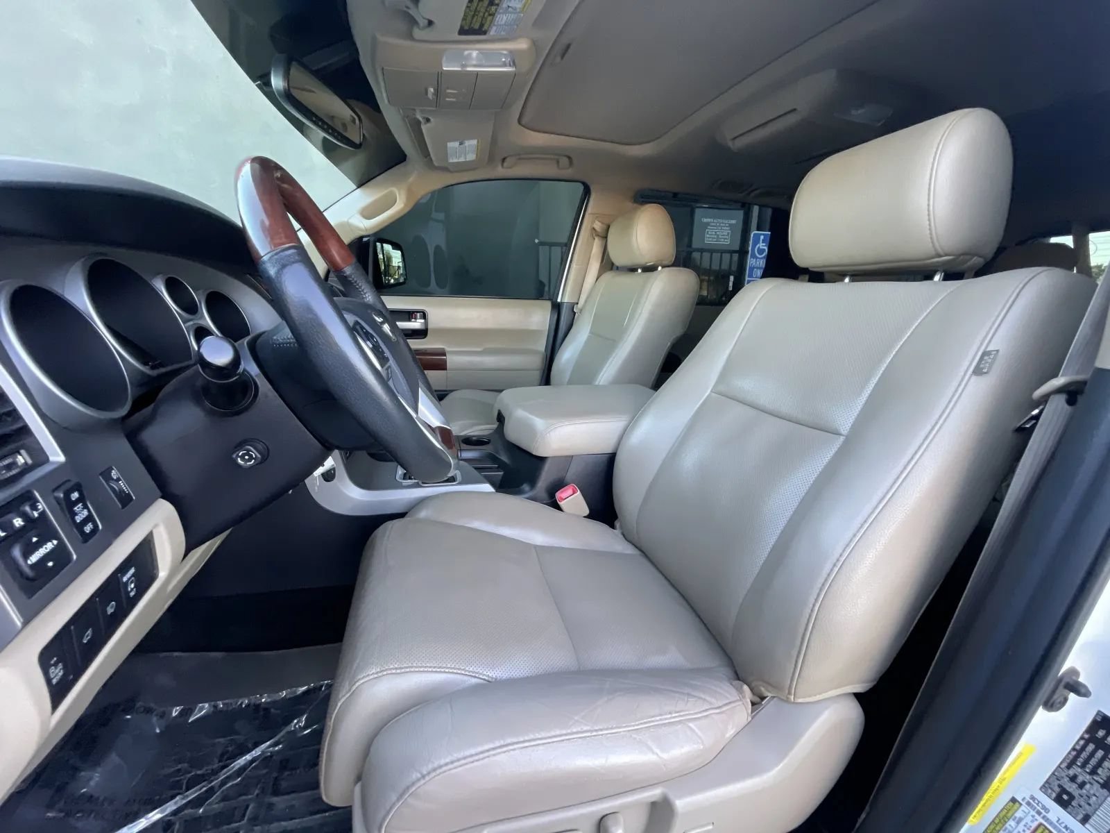 Used 2017 Toyota Sequoia Platinum RWD image 11