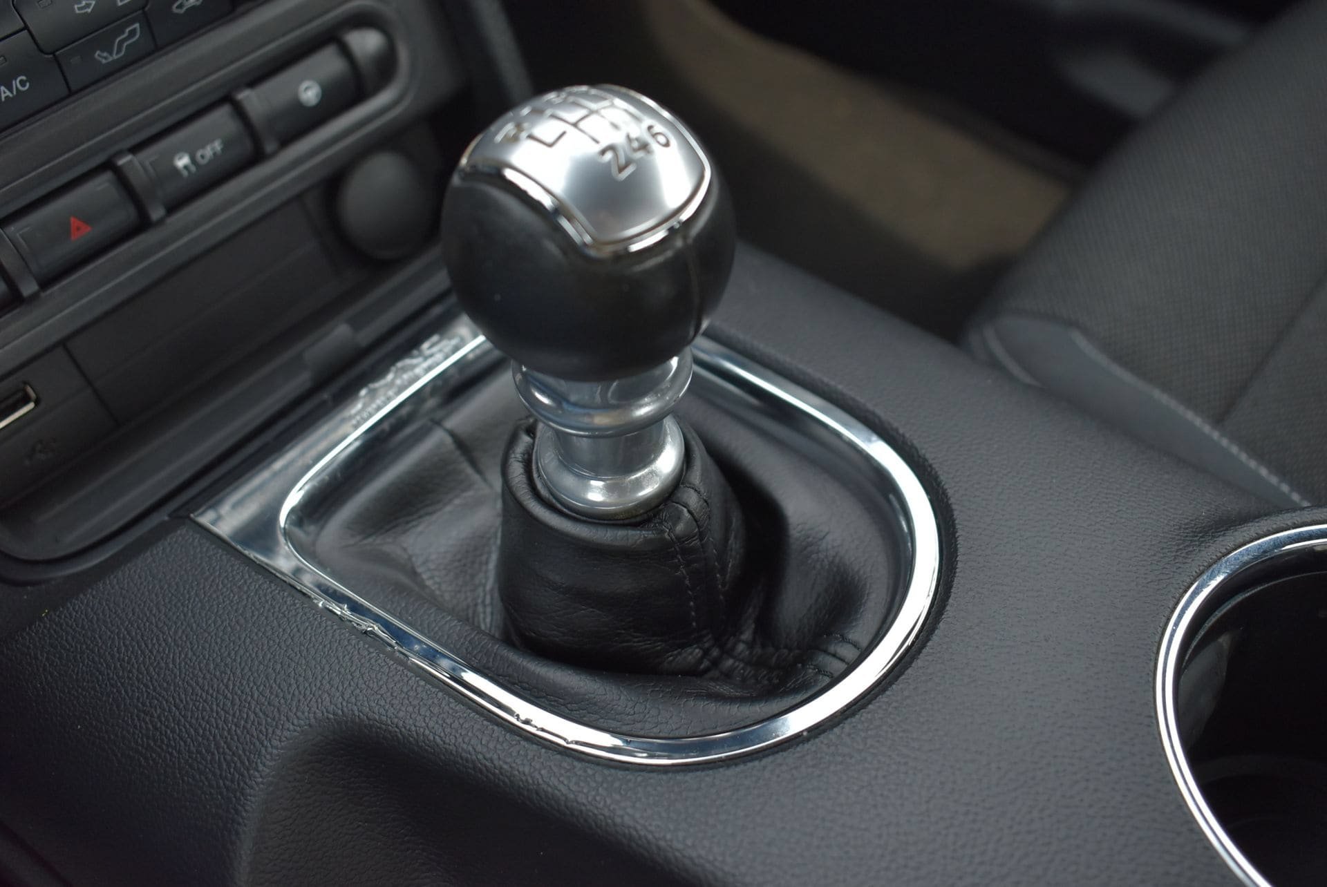 Used 2015 Ford Mustang Coupe RWD image 27